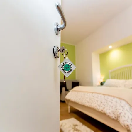 Bed & Breakfast Vico Milano 18 *