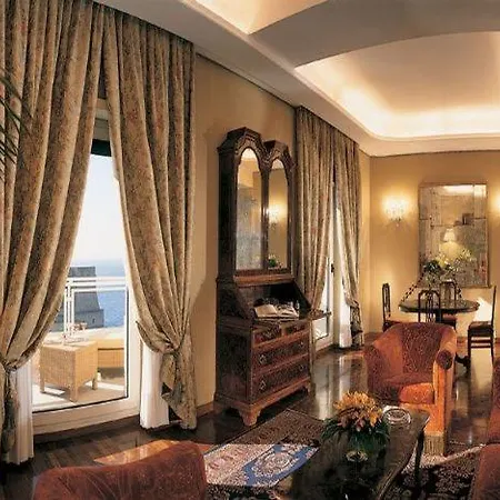Hotel Grand Vesuvio 5*