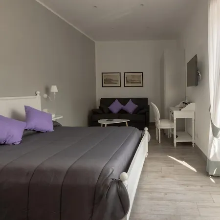Napoletana Gasthuis 3*