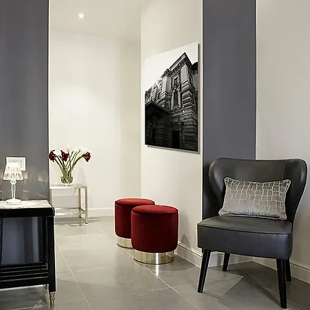 Boutique Metro 900 Hotel