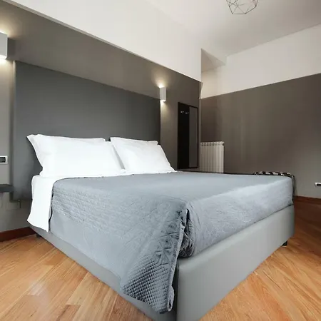 Piazza Carita Pensión 4*