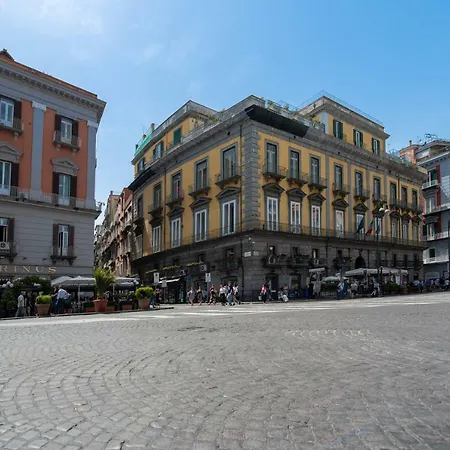 Experience 2* Naples