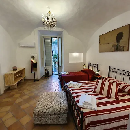The Spanish Palace, Suites, Rooms, & Terraces 3*