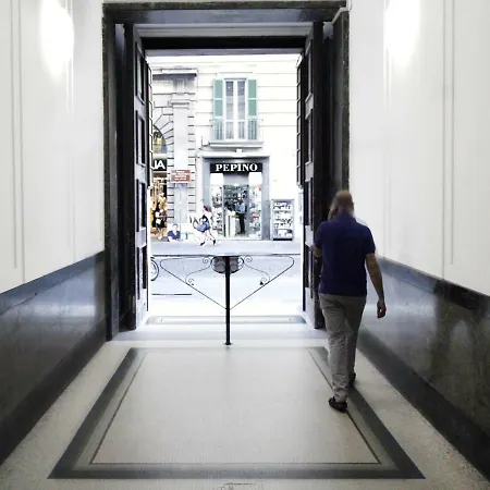 Piazza Carita Pensión