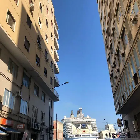 Hall In 2* نابولي