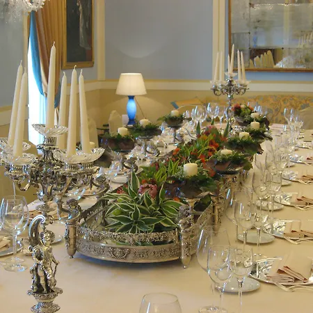 Hotel Grand Vesuvio