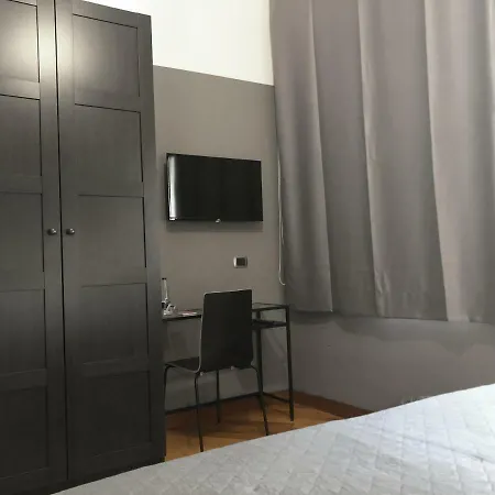 Piazza Carita 4*