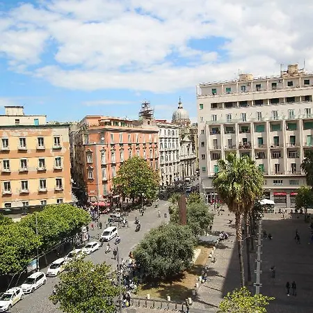 Pensión Piazza Carita Nápoles
