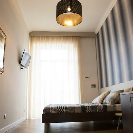 Garibaldi Bed & Breakfast 2*