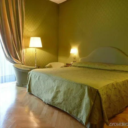 Hotel Grand Vesuvio