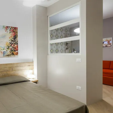 Euforia - Tre Sedi - Three Locations 2* Неаполь