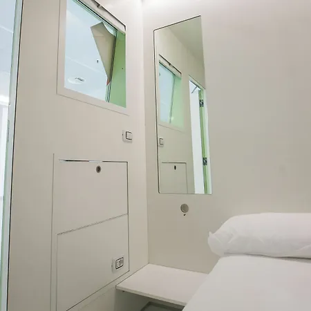 Bed & Boarding 2*