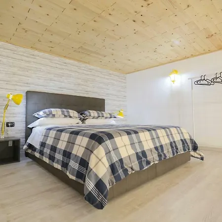 Santa Chiara Loft Apartment