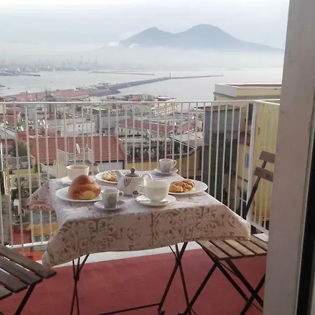 Estasi Naples