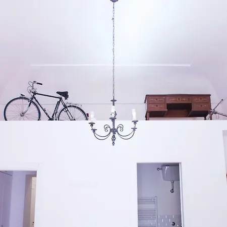 Casa Dei Vergini Historical Center Apartment