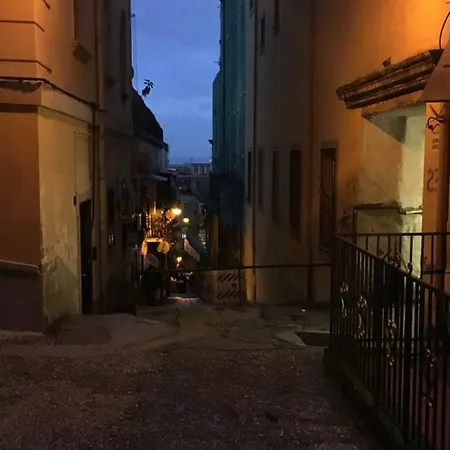 La Grotta Di Partenope *