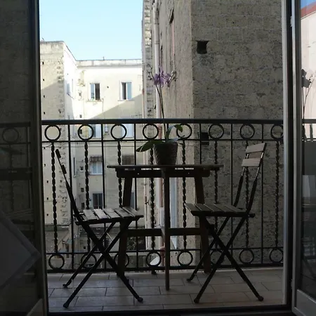 Apartment Vicaria - - *