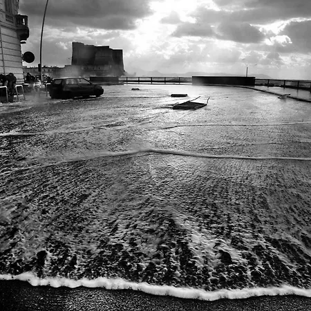 Martucci With Seaview Napels