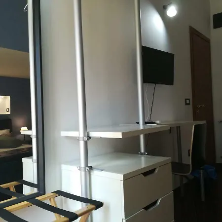 Apartment Vicaria - -
