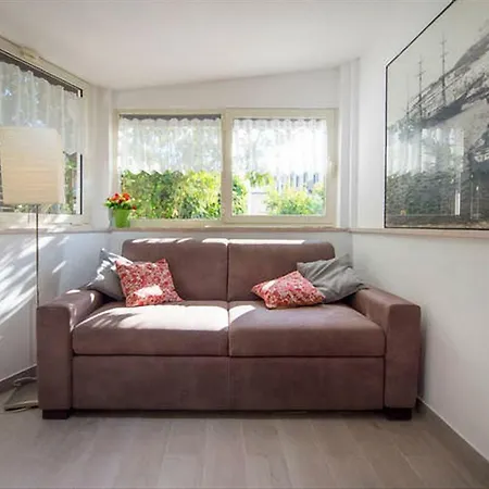 Apartment Garden House In *