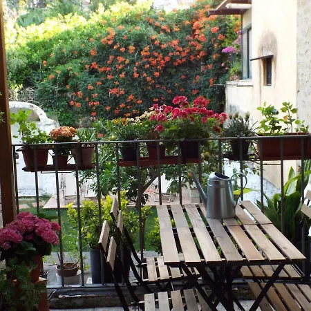 فندق مبيت وإفطار Ingiropernapoli 2*