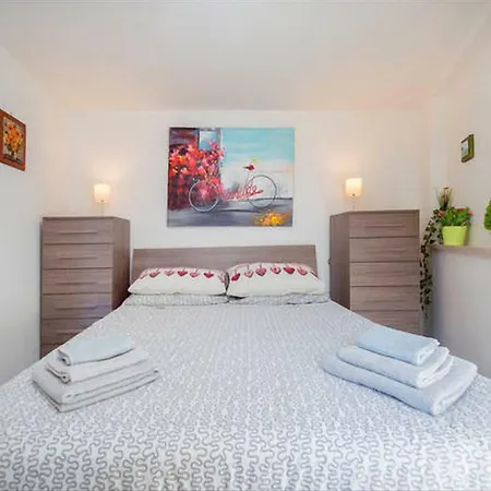Apartment Garden House In Naples