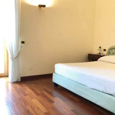 29 Via Dei Carrozzieri A Monteoliveto Naples