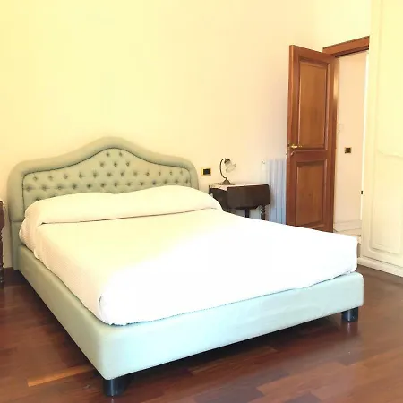 29 Via Dei Carrozzieri A Monteoliveto Naples