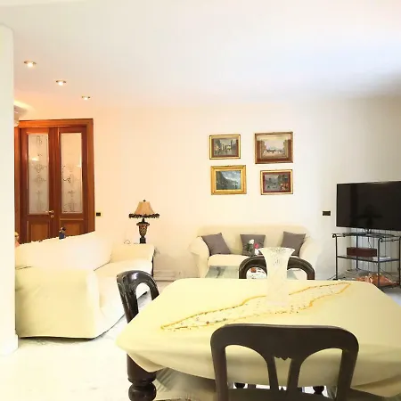 29 Via Dei Carrozzieri A Monteoliveto Apartment Naples