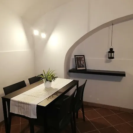 La Grotta Di Partenope