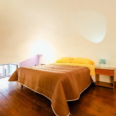 La Casa Di Zucca Sopra Piazza Plebiscito! Ferienhaus Neapel