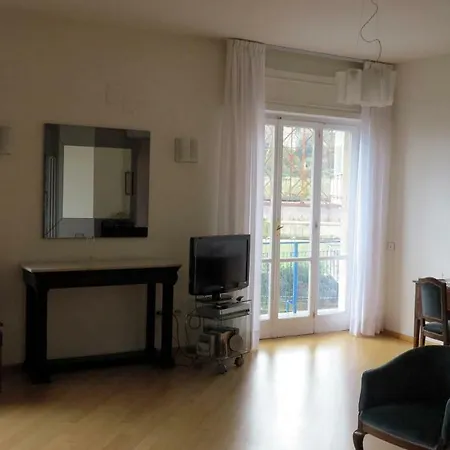 Appartamento Spazioso E Panoramico Appartamento, Quartiere Vomero Napoli