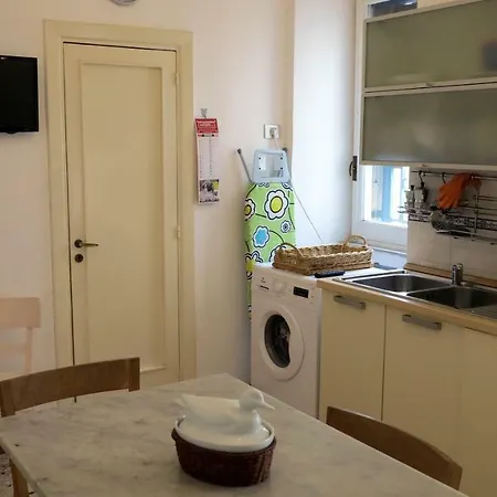 Spazioso E Panoramico Appartamento, Quartiere Vomero * Napoli