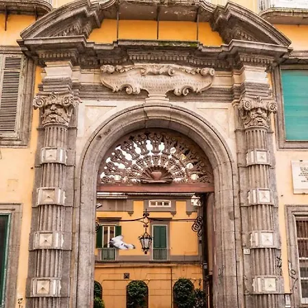 Apartment Piazza Del Gesu By Domusextra *