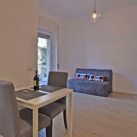 Holiday home Il Rosso E Il Nero Naples