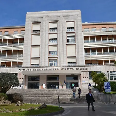 Mary J Apartament Neapol