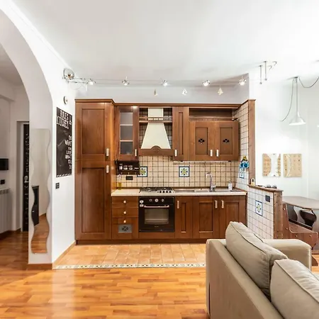 Mary J Apartament Neapol