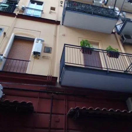 Apartment Domus Adriana Naples