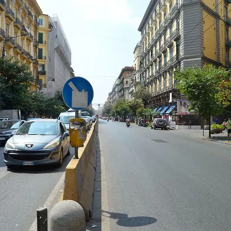 بيت ضيافة Funikuli Funikula نابولي