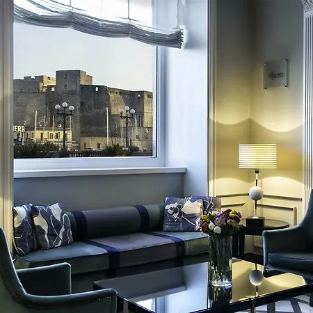 Grand Santa Lucia 4* نابولي