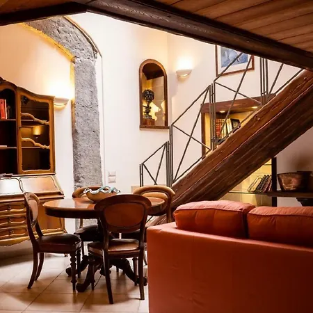 Apartment Piazza Del Gesu By Domusextra Naples