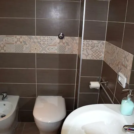 Vic Street Bed & Breakfast 2*