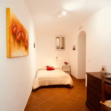 La Grotta Di Partenope *