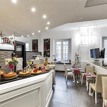 Hotel Art Piazza Carita' 4*