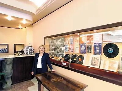 鲁纳罗莎酒店 那不勒斯