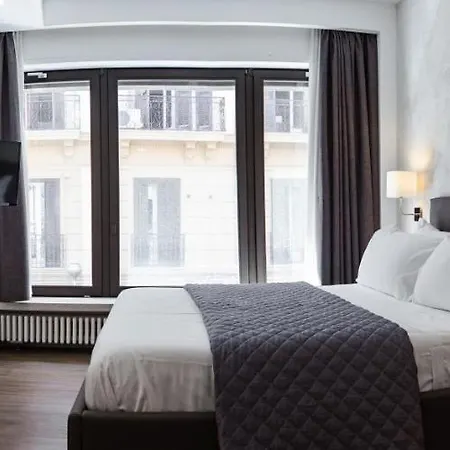 Prestige Chiaia 3* Naples