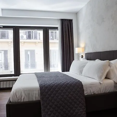 Prestige Chiaia Hotel 3*