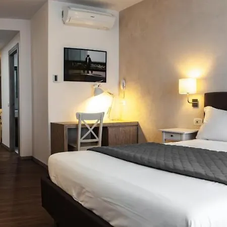 Hotel Prestige Chiaia 3*