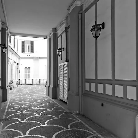 Le Corti Di * Napels
