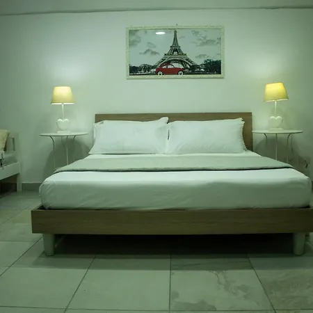Graphite House Apartment